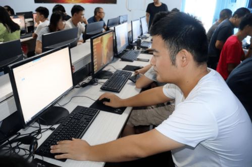 鎮(zhèn)村干部走進(jìn)西湖計(jì)算機(jī)培訓(xùn)班 數(shù)字賦能基層治理新篇章