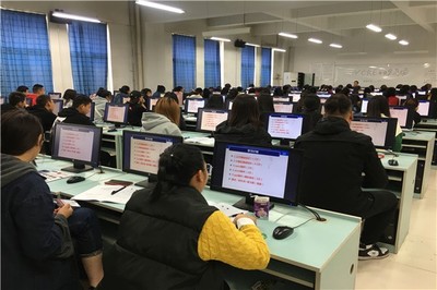 新華計(jì)算機(jī)培訓(xùn)班 開啟您的數(shù)字未來(lái)之門